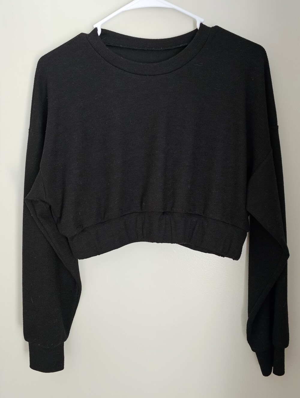 Cropped Black Long-Sleeve Women's Top